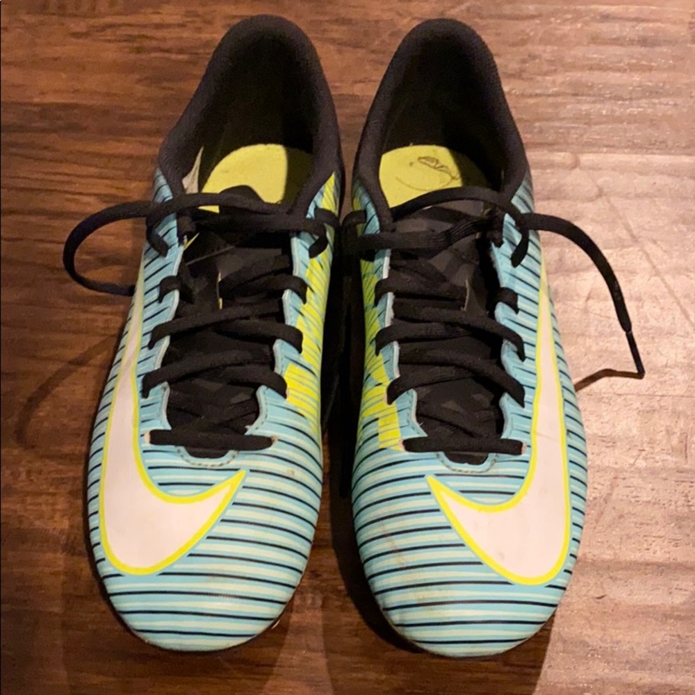 Nike mercurial soccer cleats